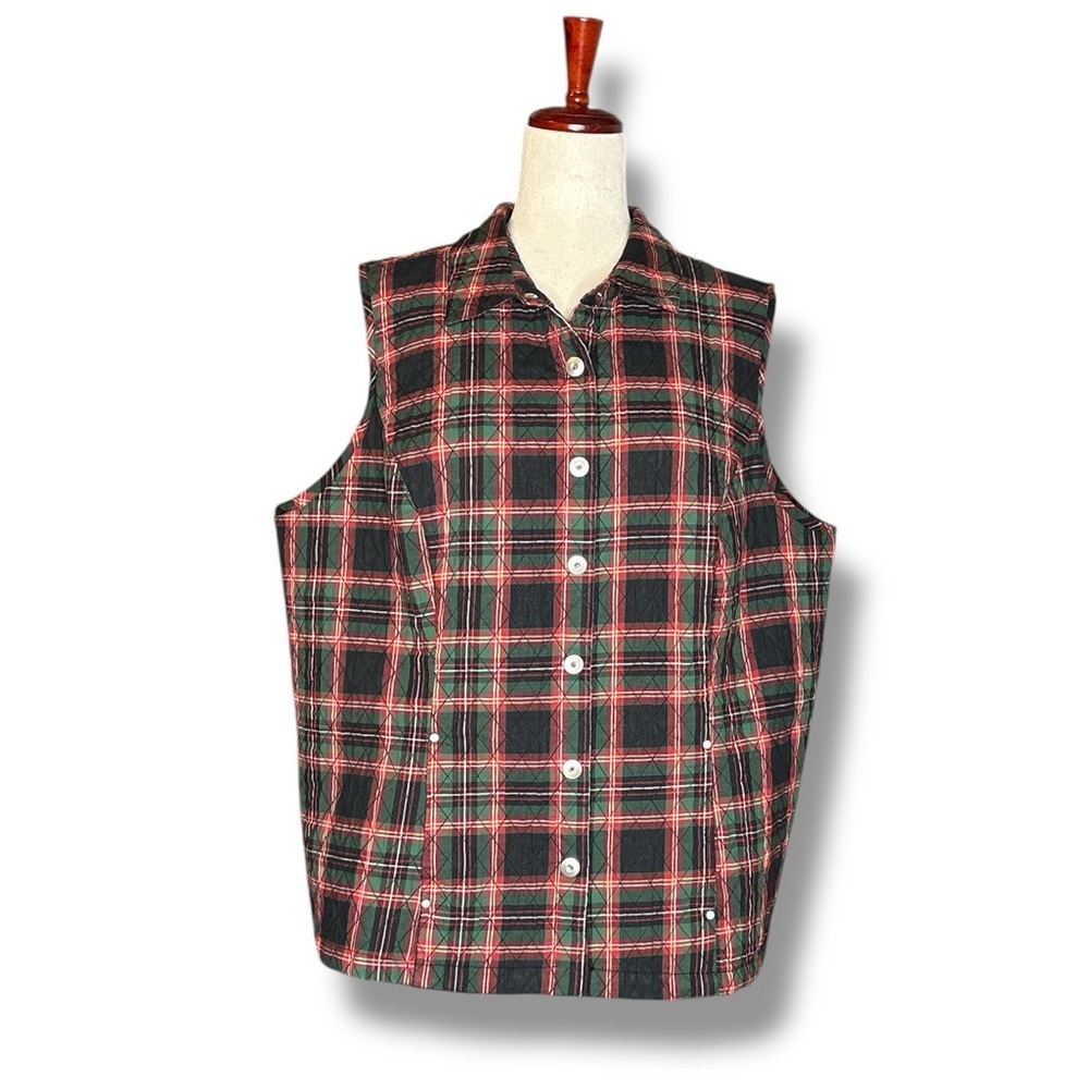 CJ Banks Red Plaid Quilted Collared Snap Closure Vest Size 1X